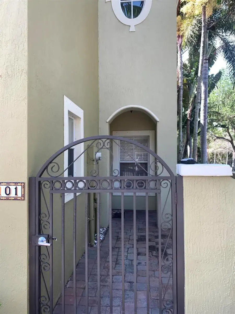 101 LAKE MONTEREY Circle # 101, Boynton Beach FL 33426 photo 3