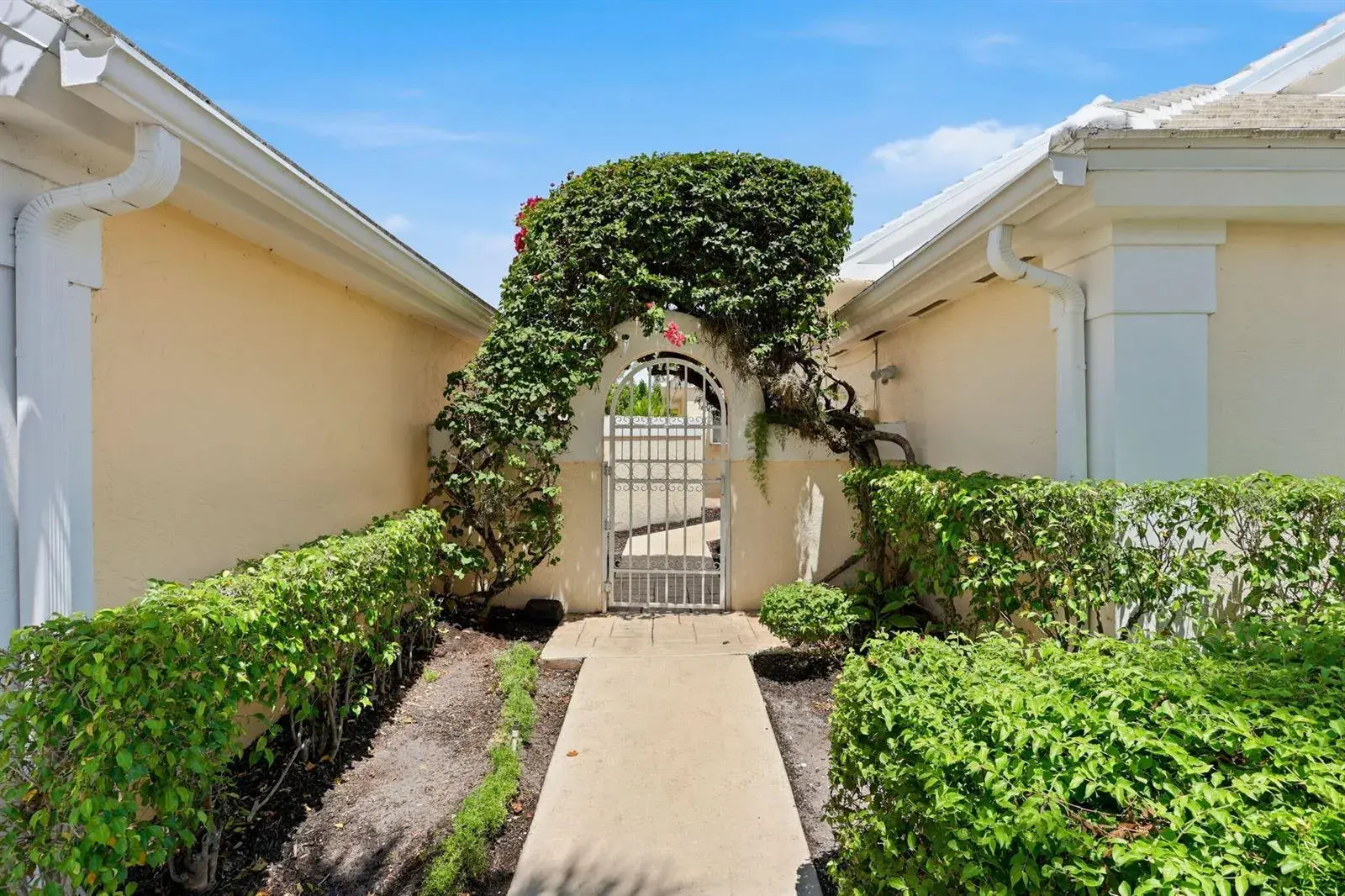 944 Dickens Place, West Palm Beach FL 33411