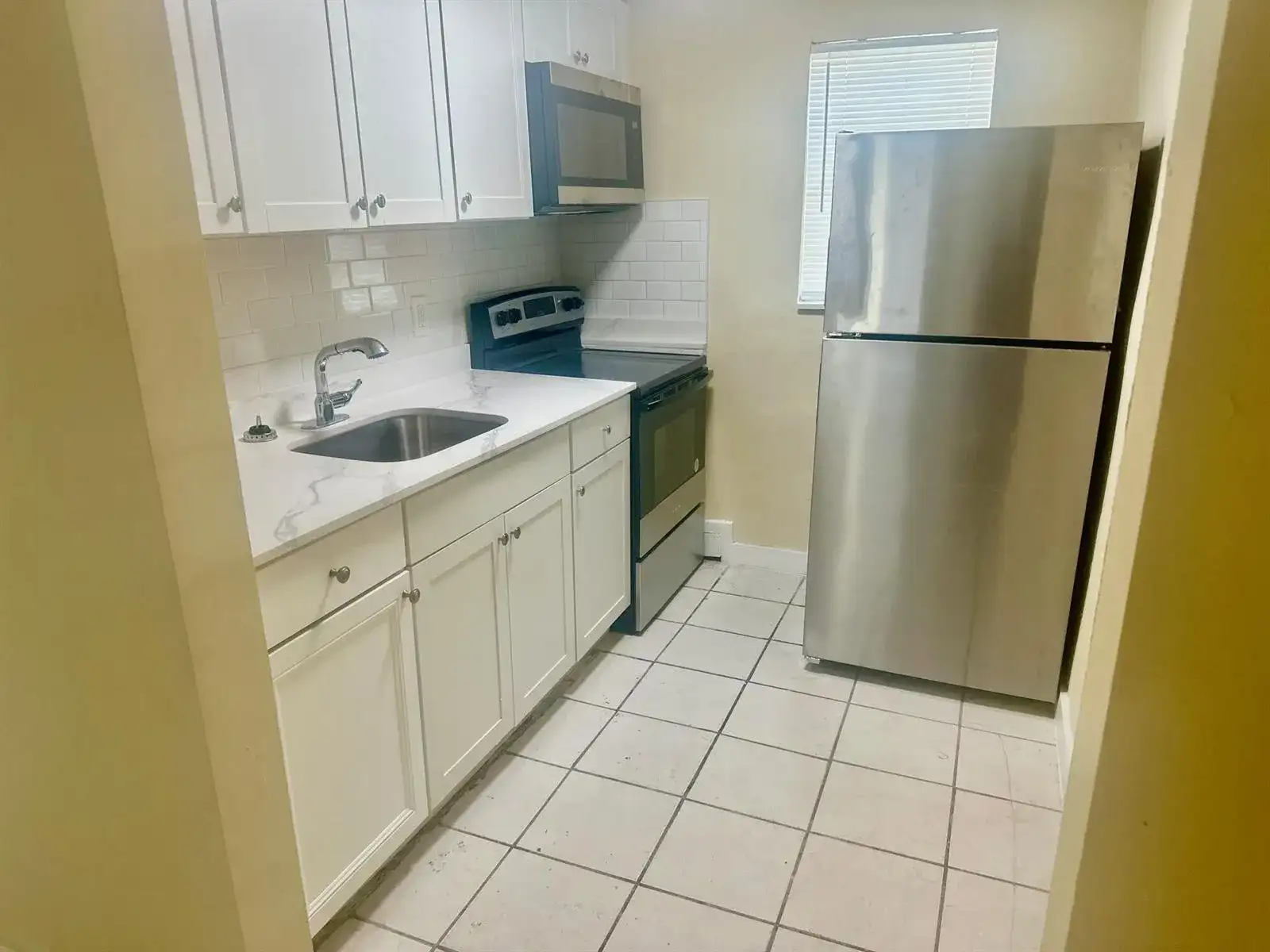 22 NW 8th Avenue NW # 4, Dania Beach FL 33004 photo 2