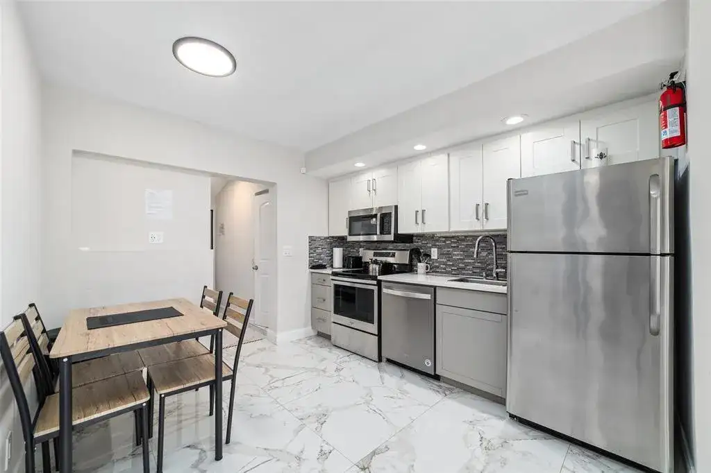 1479 SE 4th Avenue, Deerfield Beach FL 33441 photo 3