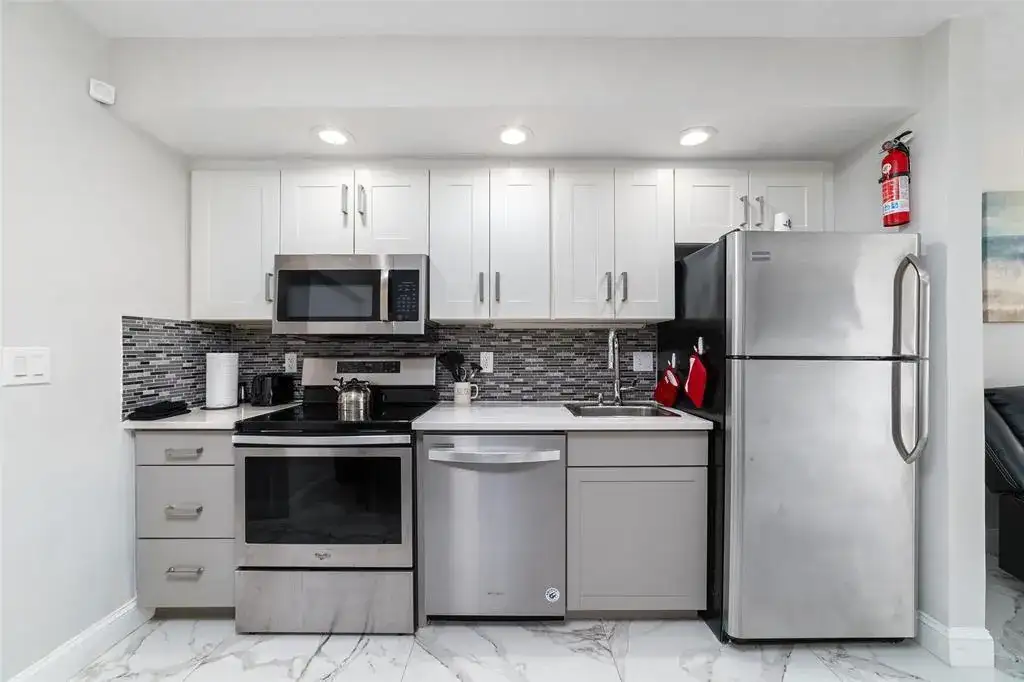 1479 SE 4th Avenue, Deerfield Beach FL 33441 photo 5