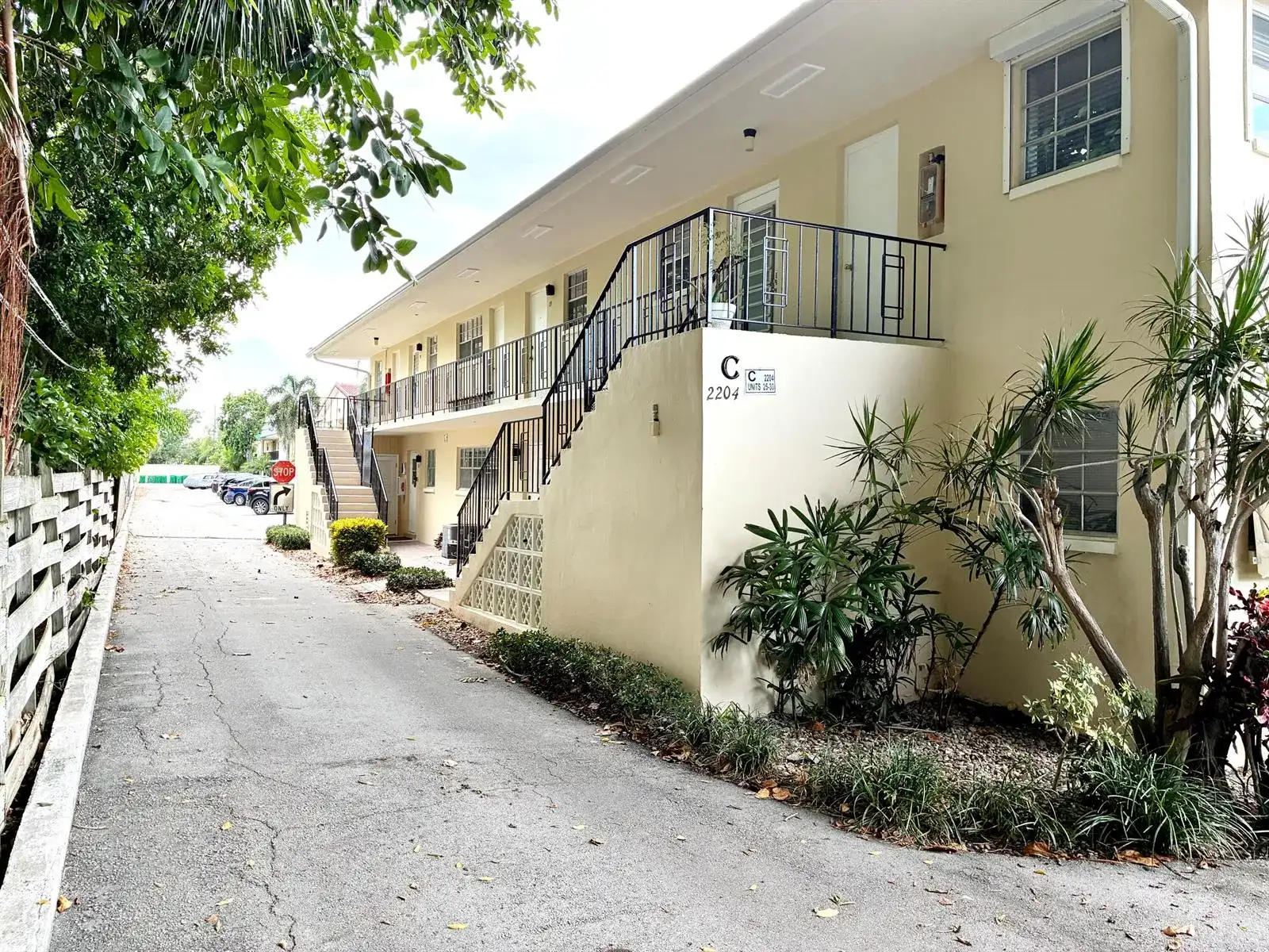 2204 NE 36th Street Apt 26, Lighthouse Point FL 33064 photo 2