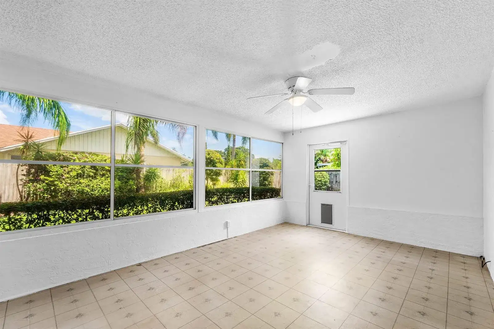 149 Arrowhead Circle, Jupiter FL 33458 photo 4