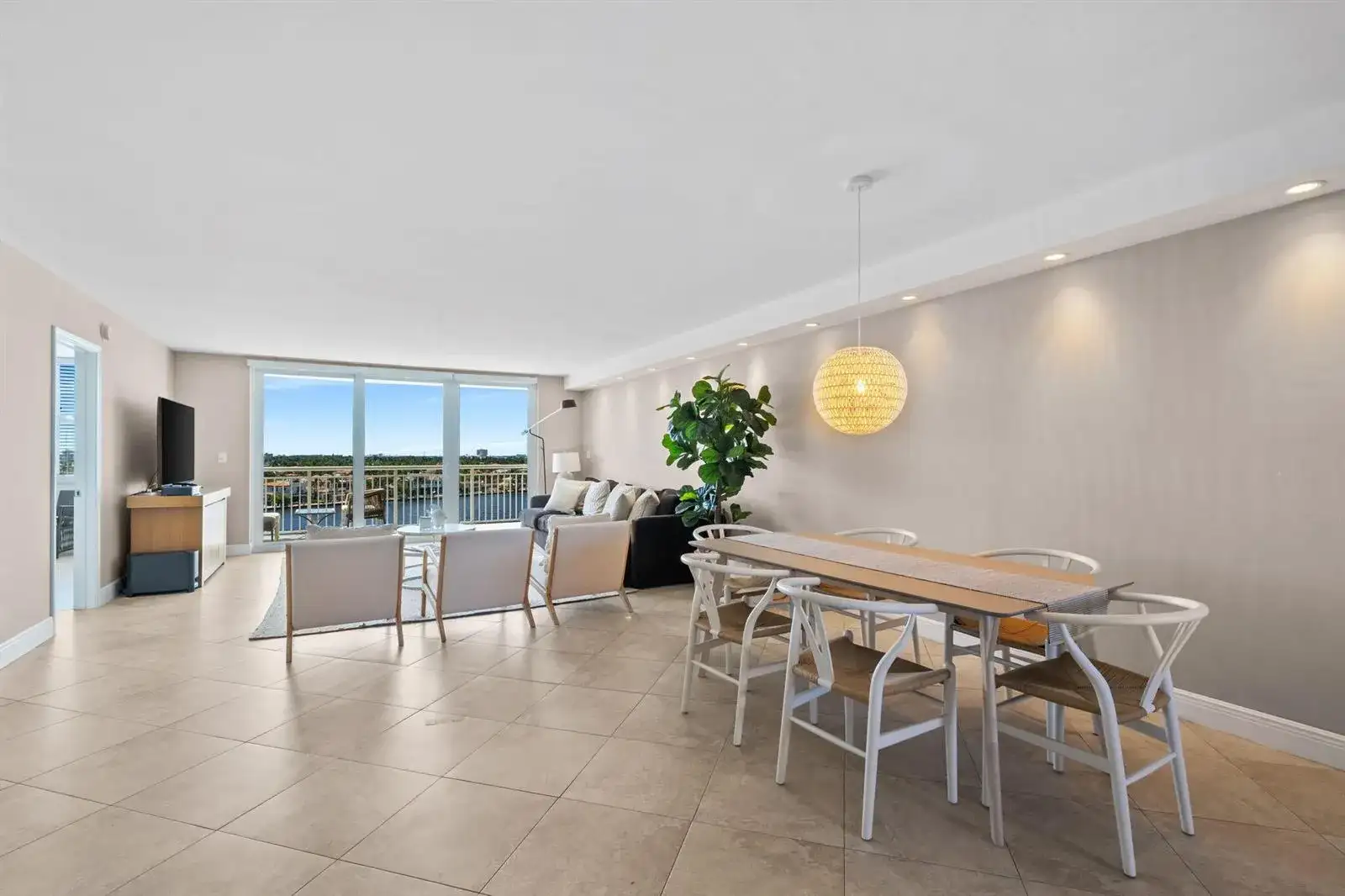 511 BAYSHORE Drive # 810, Fort Lauderdale FL 33304 photo 2