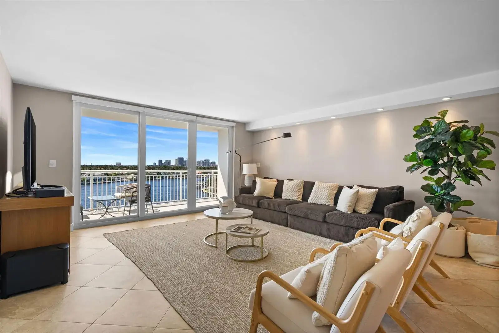 511 BAYSHORE Drive # 810, Fort Lauderdale FL 33304 photo 4