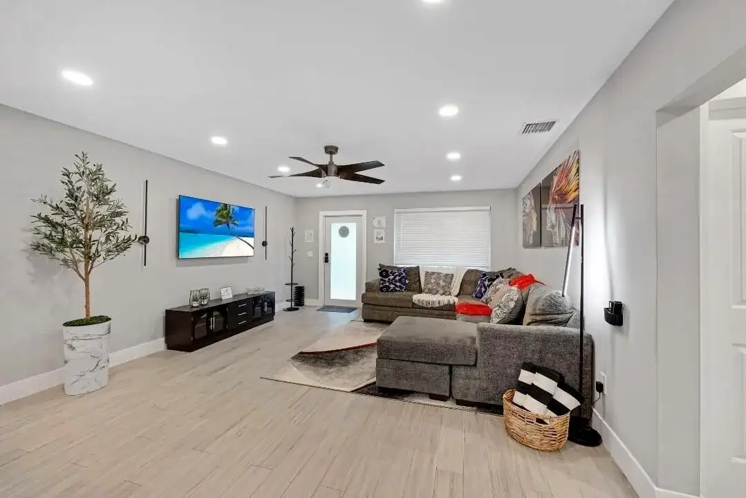 2817 NE 9TH Avenue, Wilton Manors FL 33334 photo 5