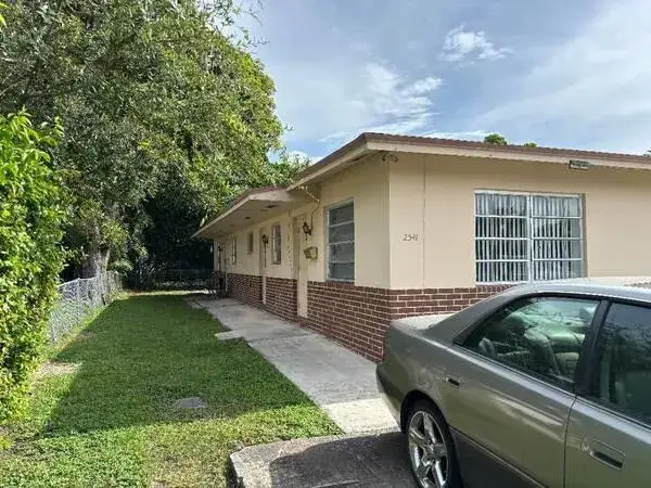 2541 Taylor Street # 1, Hollywood FL 33020