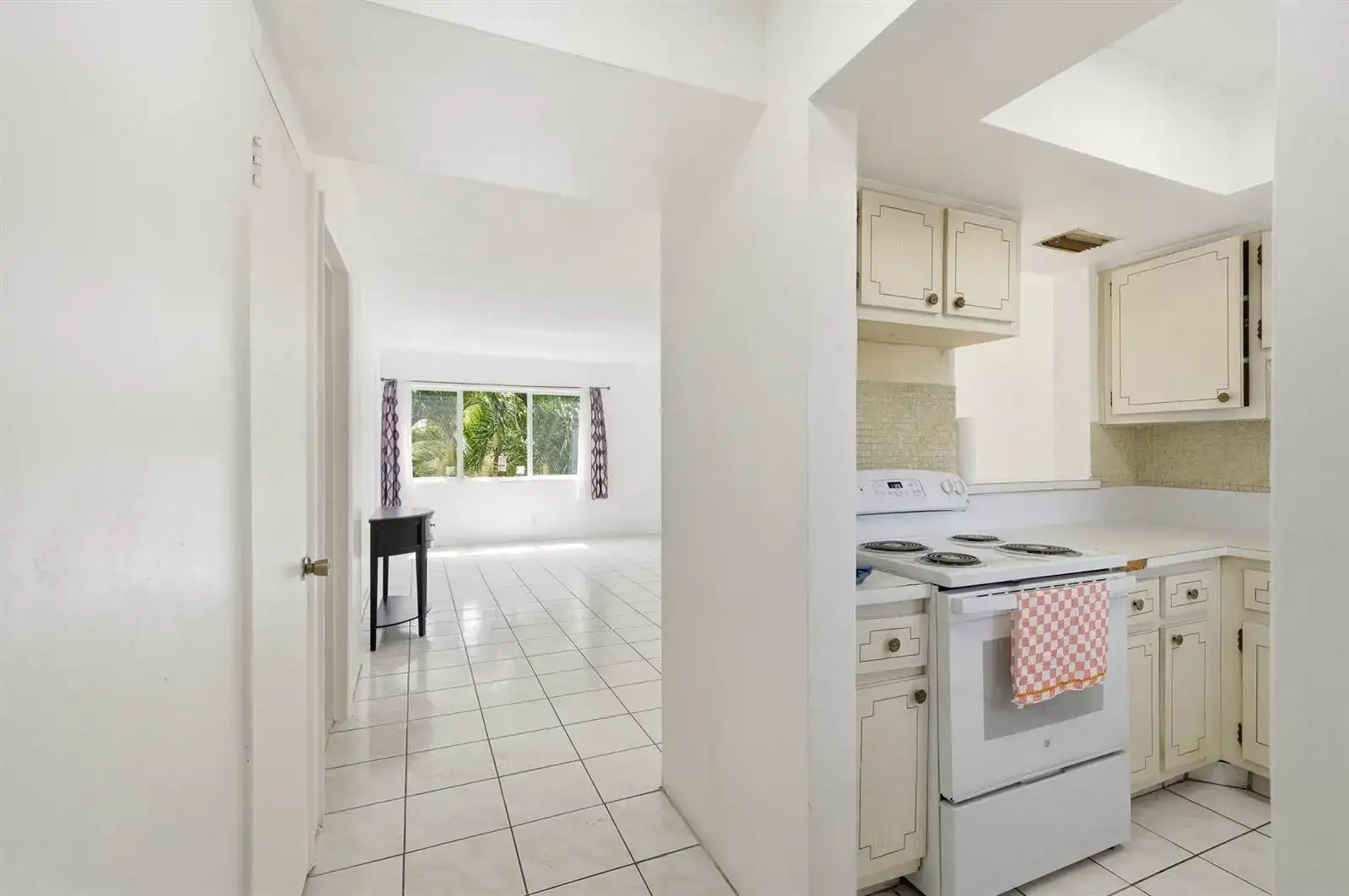 1333 E HALLANDALE BEACH Boulevard # 335, Hallandale Beach FL 33009 photo 2
