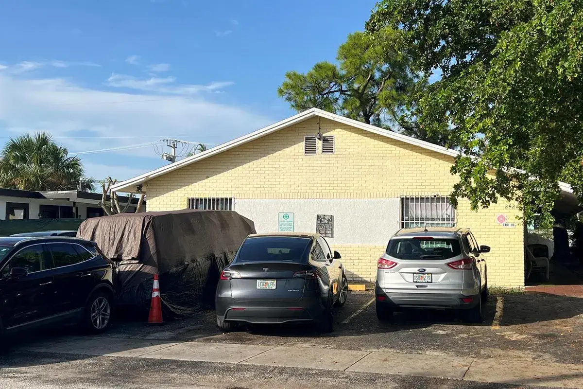 2421 NW 8th Place Unit 2, Fort Lauderdale FL 33311