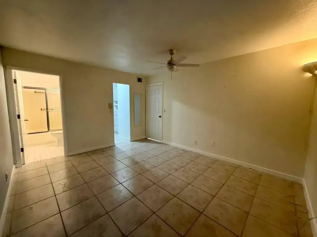 311 GOLDEN RIVER Drive, West Palm Beach FL 33411 photo 5