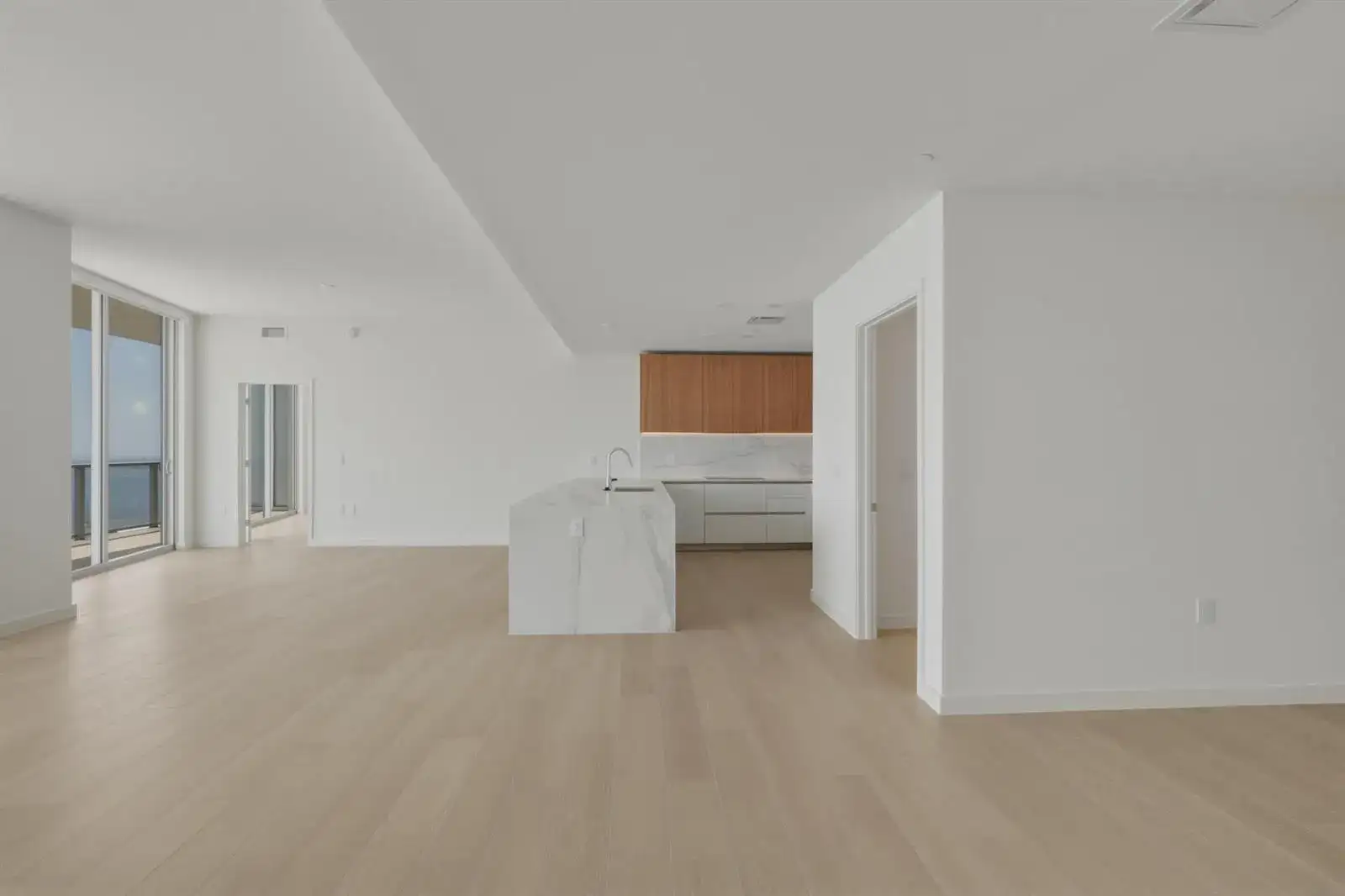 1400 Biscayne Boulevard # 4304, Miami FL 33132 photo 2