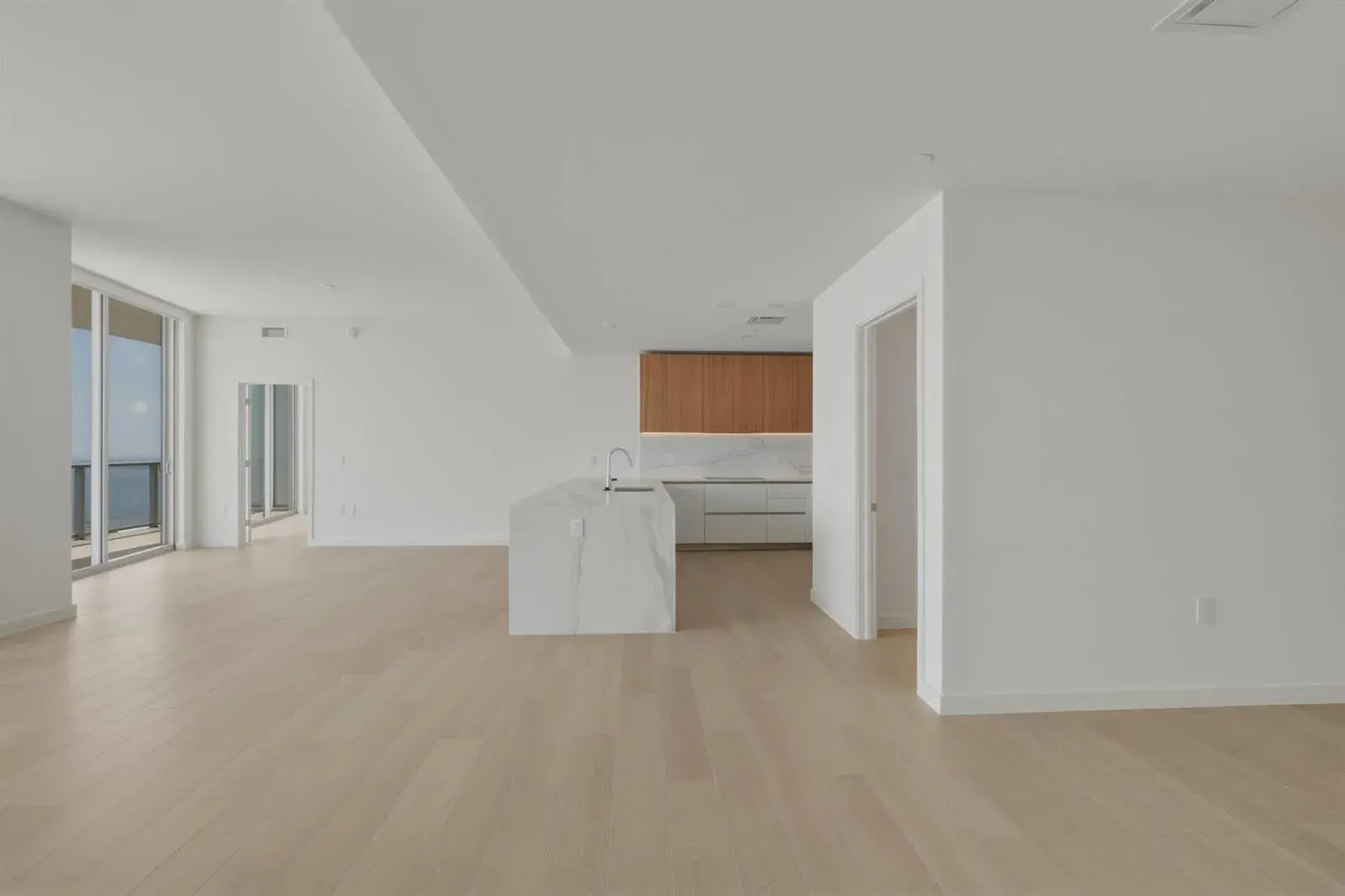 1400 Biscayne Boulevard # 4304, Miami FL 33132