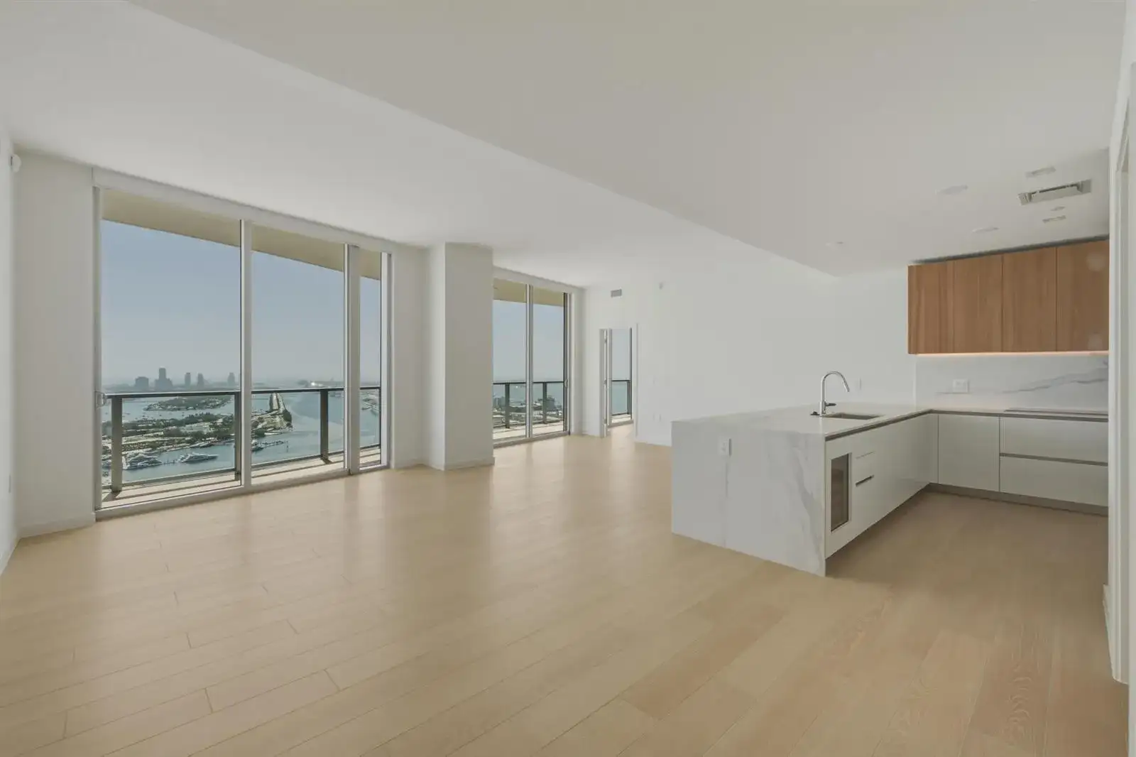1400 Biscayne Boulevard # 4304, Miami FL 33132 photo 3