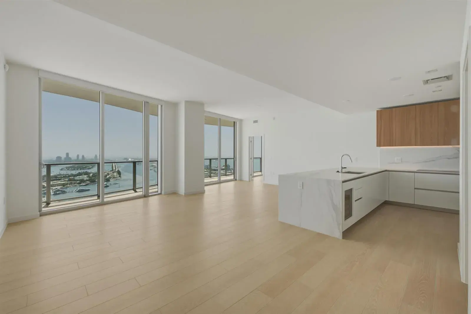 1400 Biscayne Boulevard # 4304, Miami FL 33132