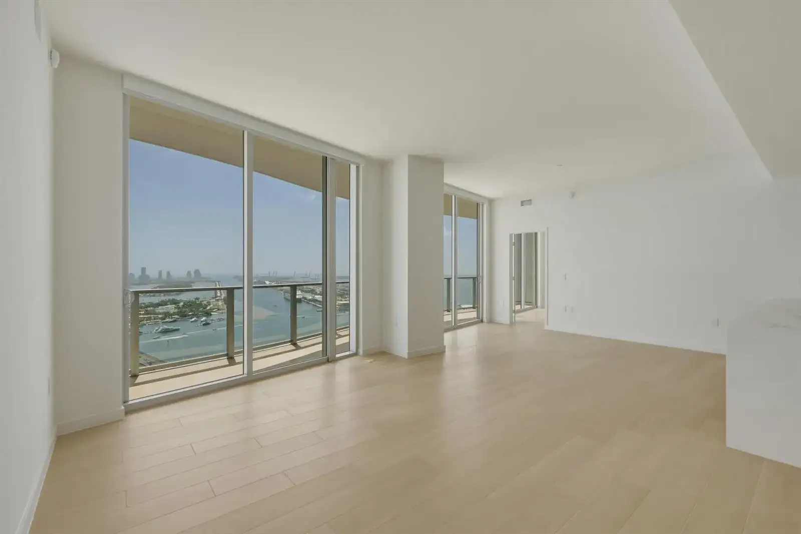 1400 Biscayne Boulevard # 4304, Miami FL 33132 photo 5