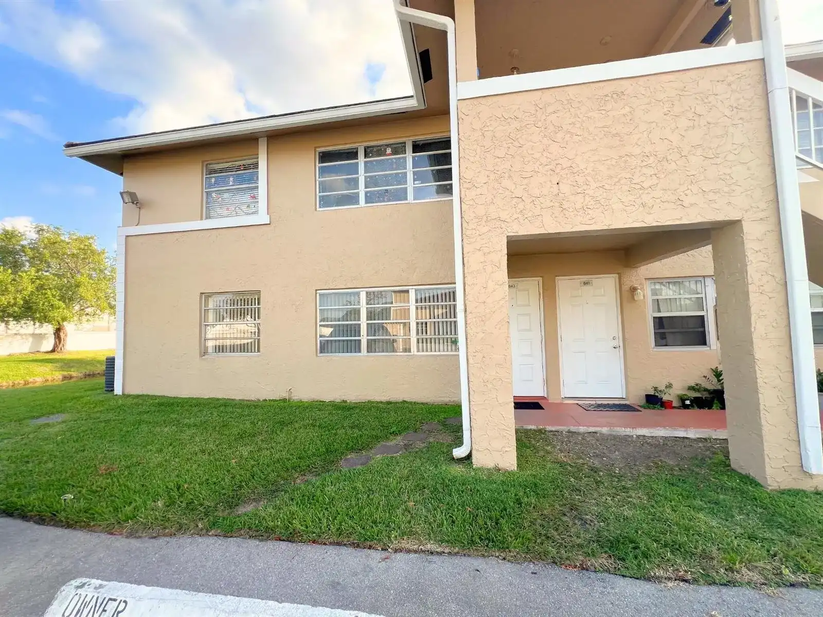 843 Twin Lakes Drive # 30B, Coral Springs FL 33071