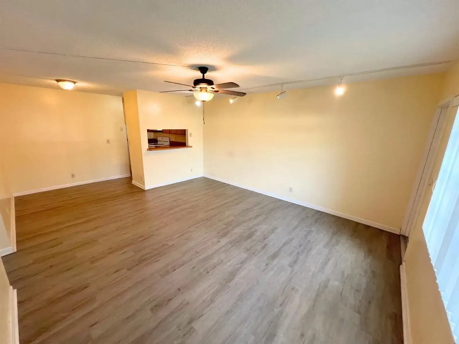 843 Twin Lakes Drive # 30B, Coral Springs FL 33071 photo 2