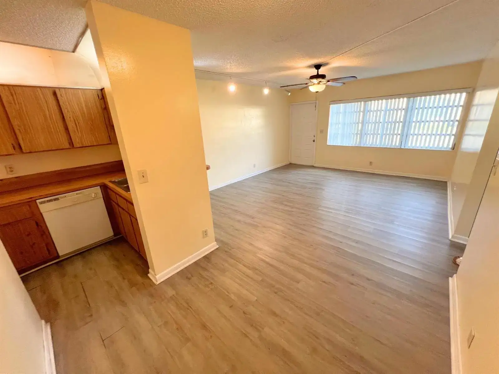 843 Twin Lakes Drive # 30B, Coral Springs FL 33071 photo 4