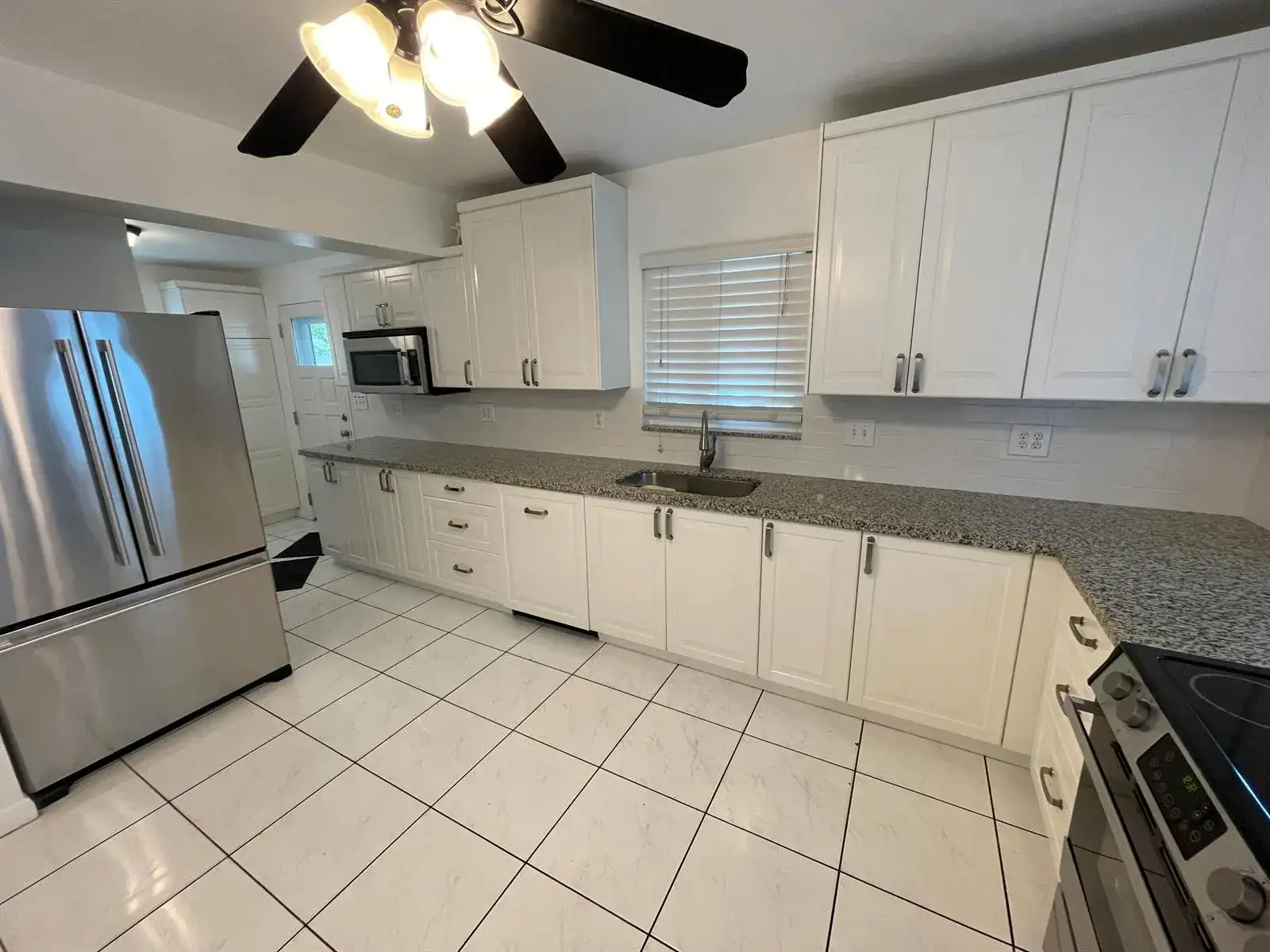 845 NW 10TH Avenue, Dania Beach FL 33004 photo 2