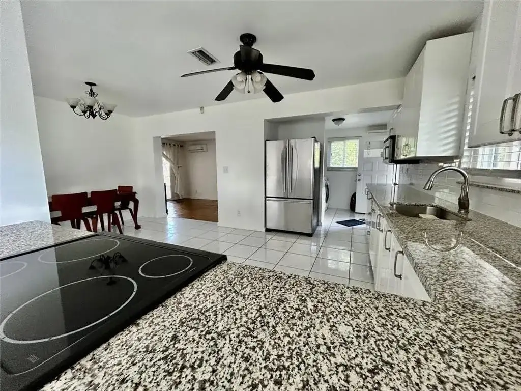 845 NW 10TH Avenue, Dania Beach FL 33004 photo 4
