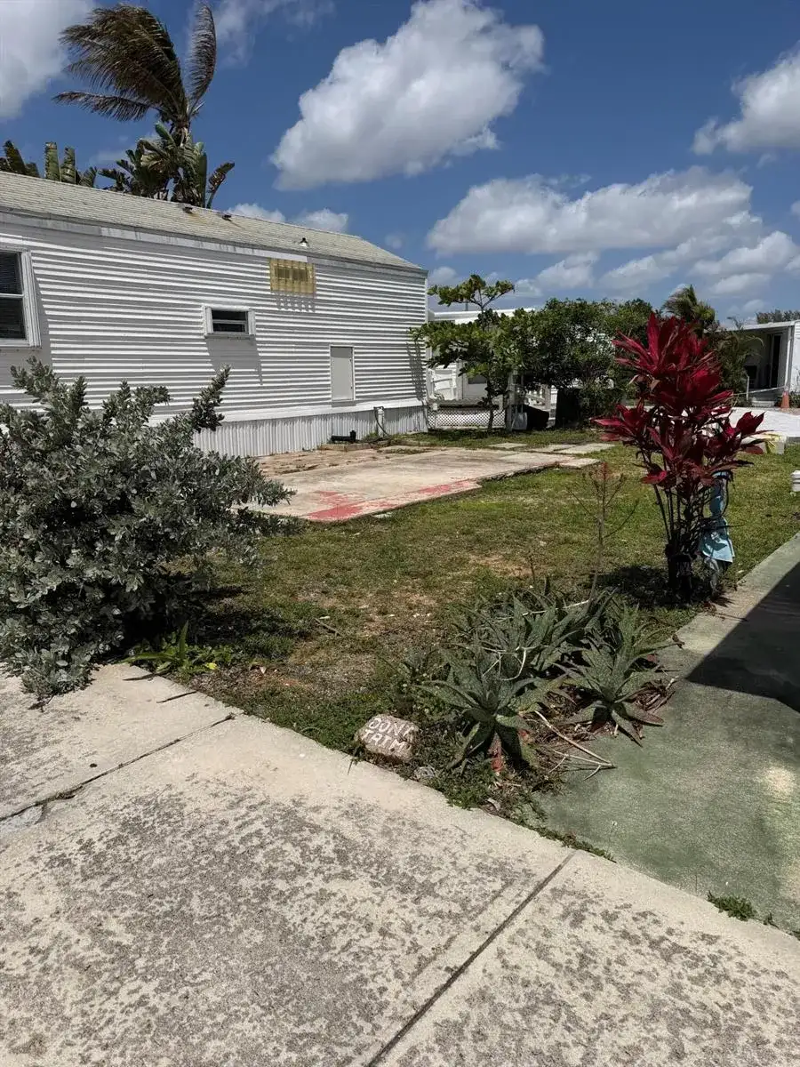 23 Briny Breezes Boulevard, Briny Breezes FL 33435 photo 2