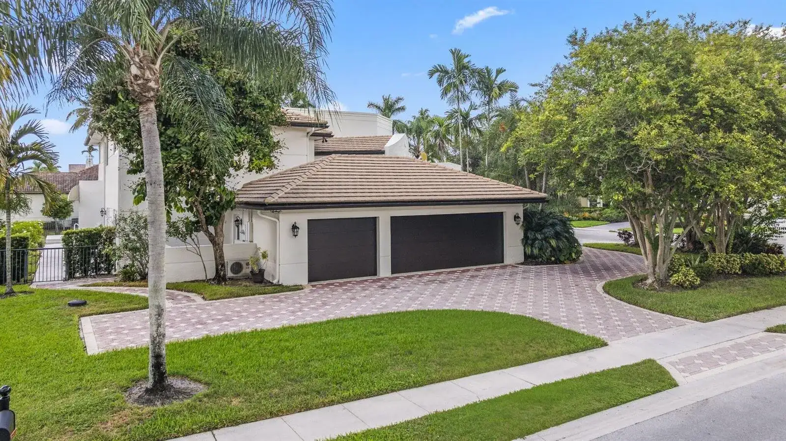 757 NW 100TH Terrace, Plantation FL 33324 photo 2