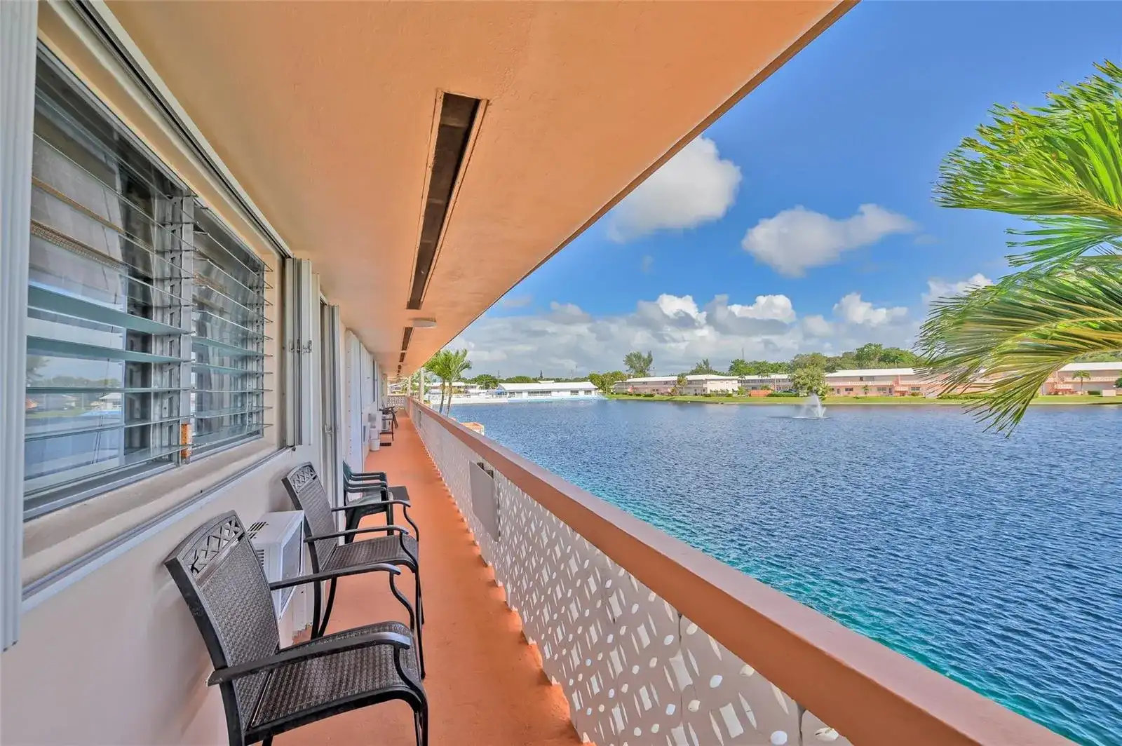 925 SW 11th Avenue Unit j17, Hallandale Beach FL 33009 photo 3