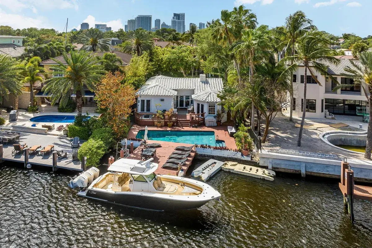 124 S GORDON Road, Fort Lauderdale FL 33301