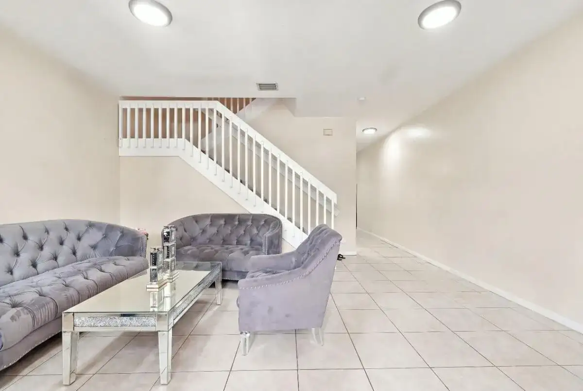 406 W SANTA CATALINA Circle # 406, North Lauderdale FL 33068 photo 2