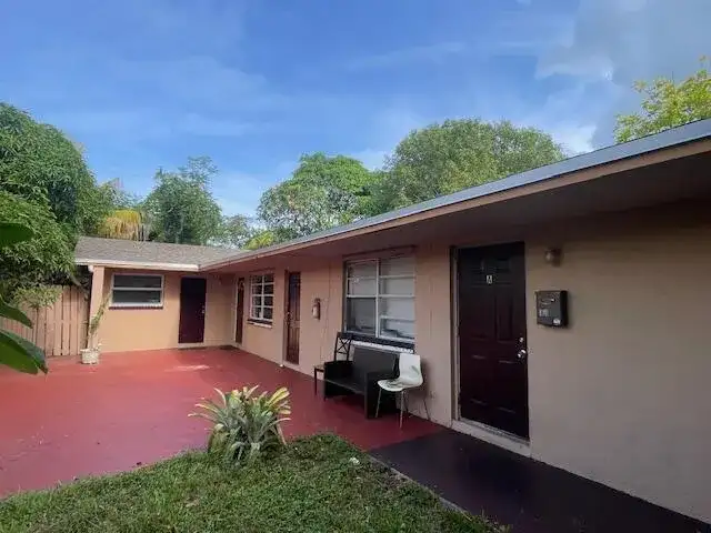 1735 SW 44th Terrace, Fort Lauderdale FL 33317 photo 2