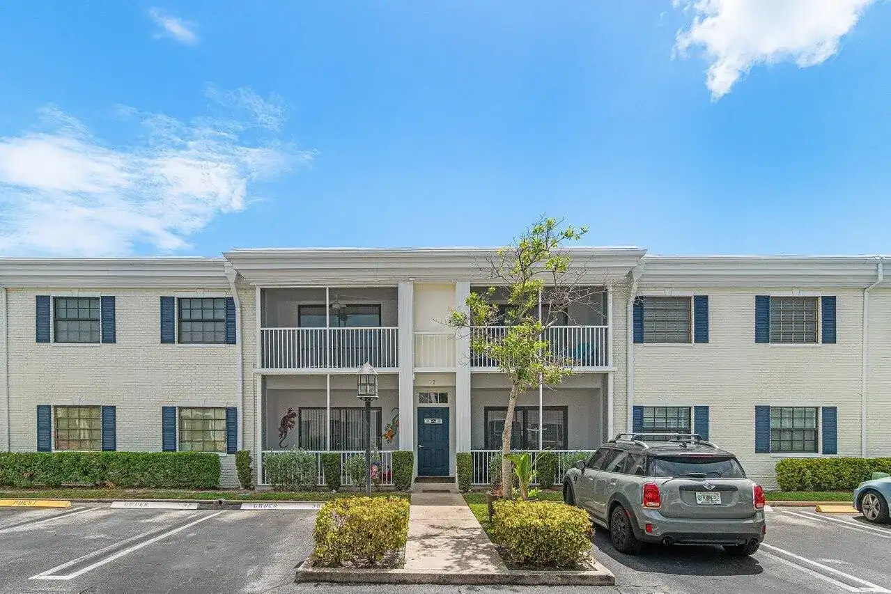 120 CYPRESS CLUB Drive # 231, Pompano Beach FL 33060