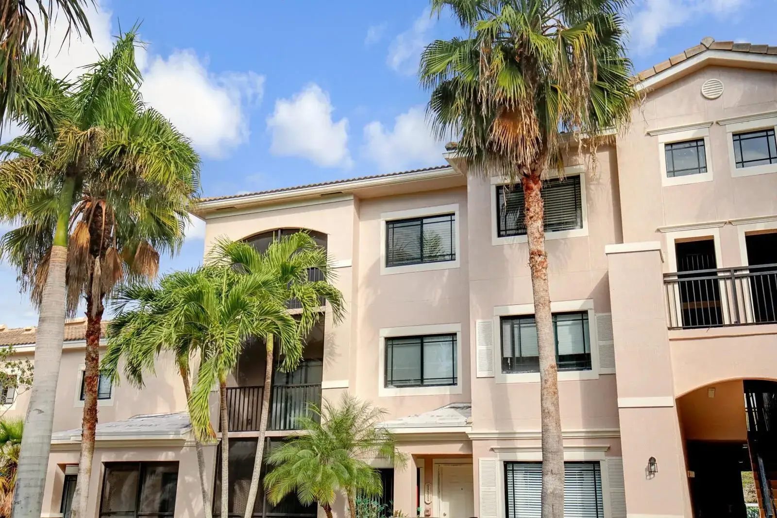 2801 SARENTO Place # 304, Palm Beach Gardens FL 33410
