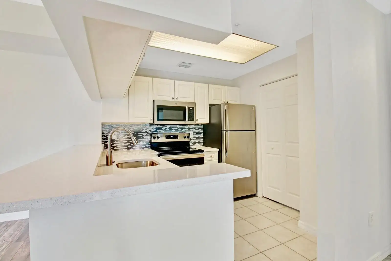 2801 SARENTO Place # 304, Palm Beach Gardens FL 33410 photo 5