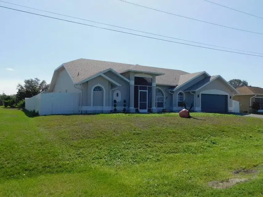 680 MANHATTAN Street E, Lehigh Acres FL 33974 photo 5
