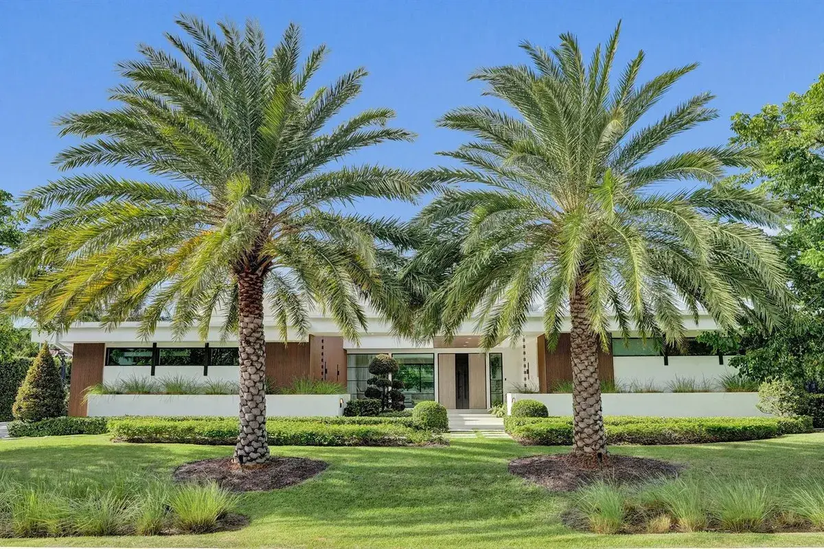 7 Tahoe Lane, Sea Ranch Lakes FL 33308