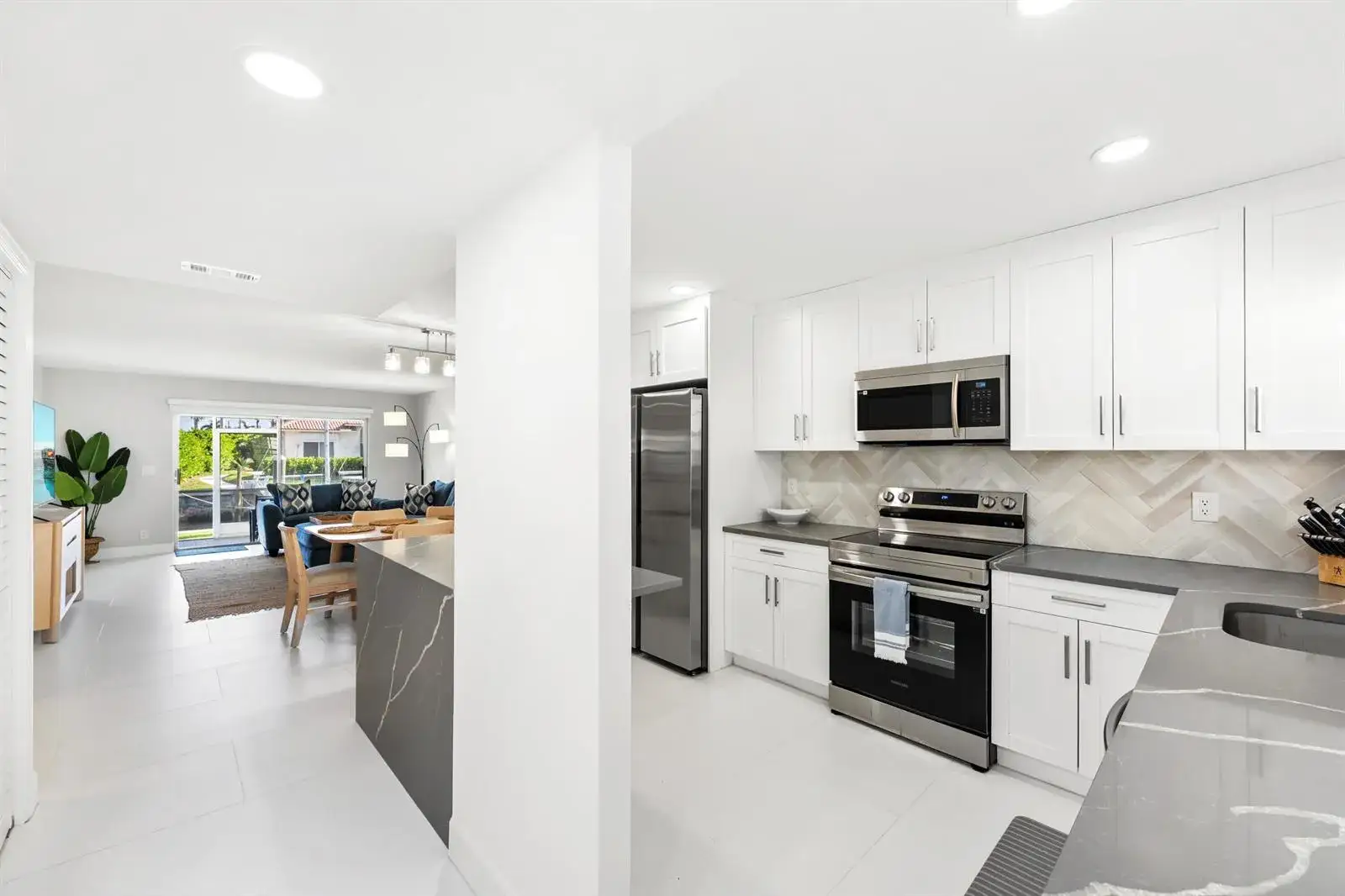 1030 SUGAR SANDS Boulevard # 167, Singer Island FL 33404