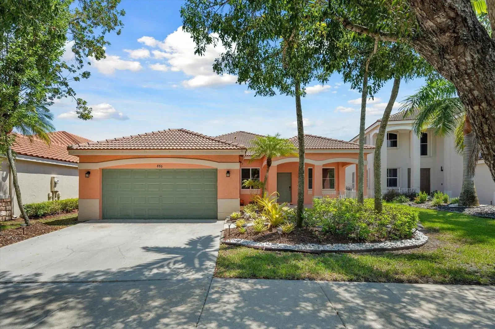 886 SUNFLOWER Circle, Weston FL 33327