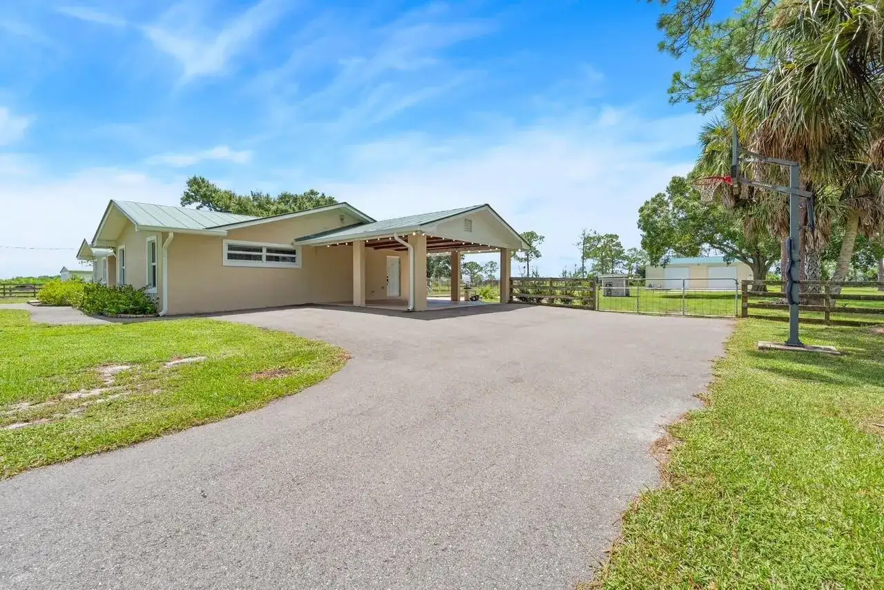 15700 SW PALOMINO Street, FL 34956 photo 3