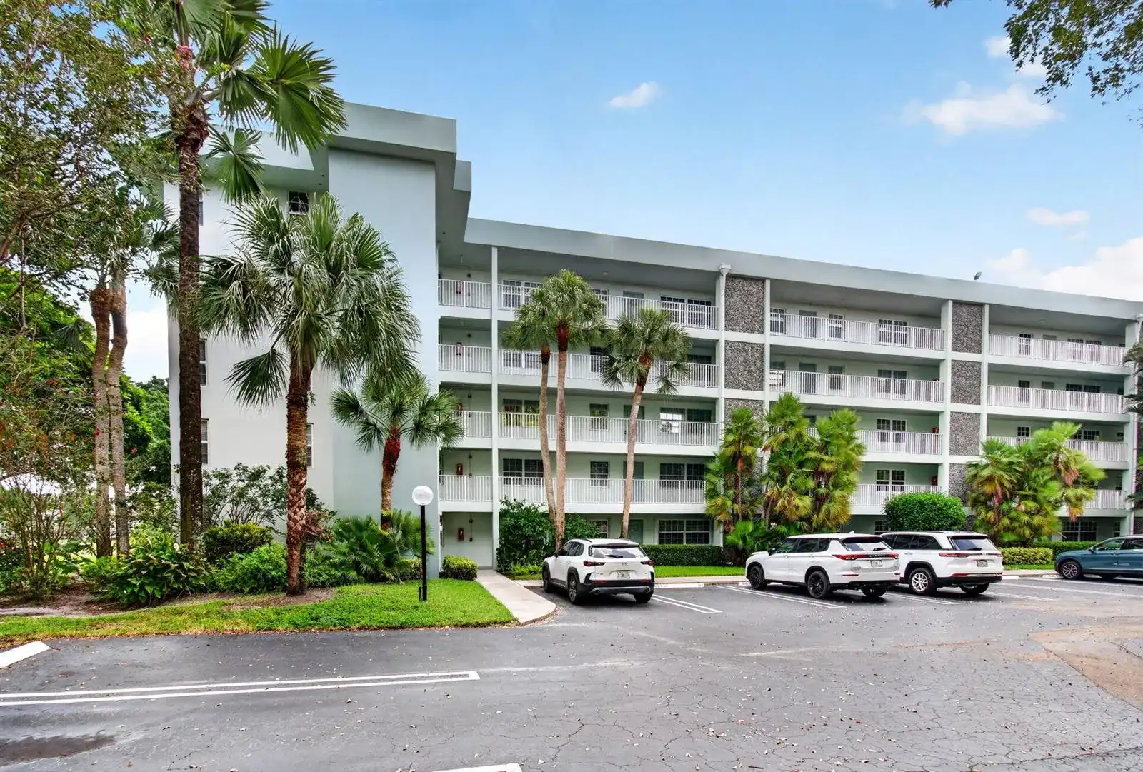 802 CYPRESS GROVE Lane # 309, Pompano Beach FL 33069