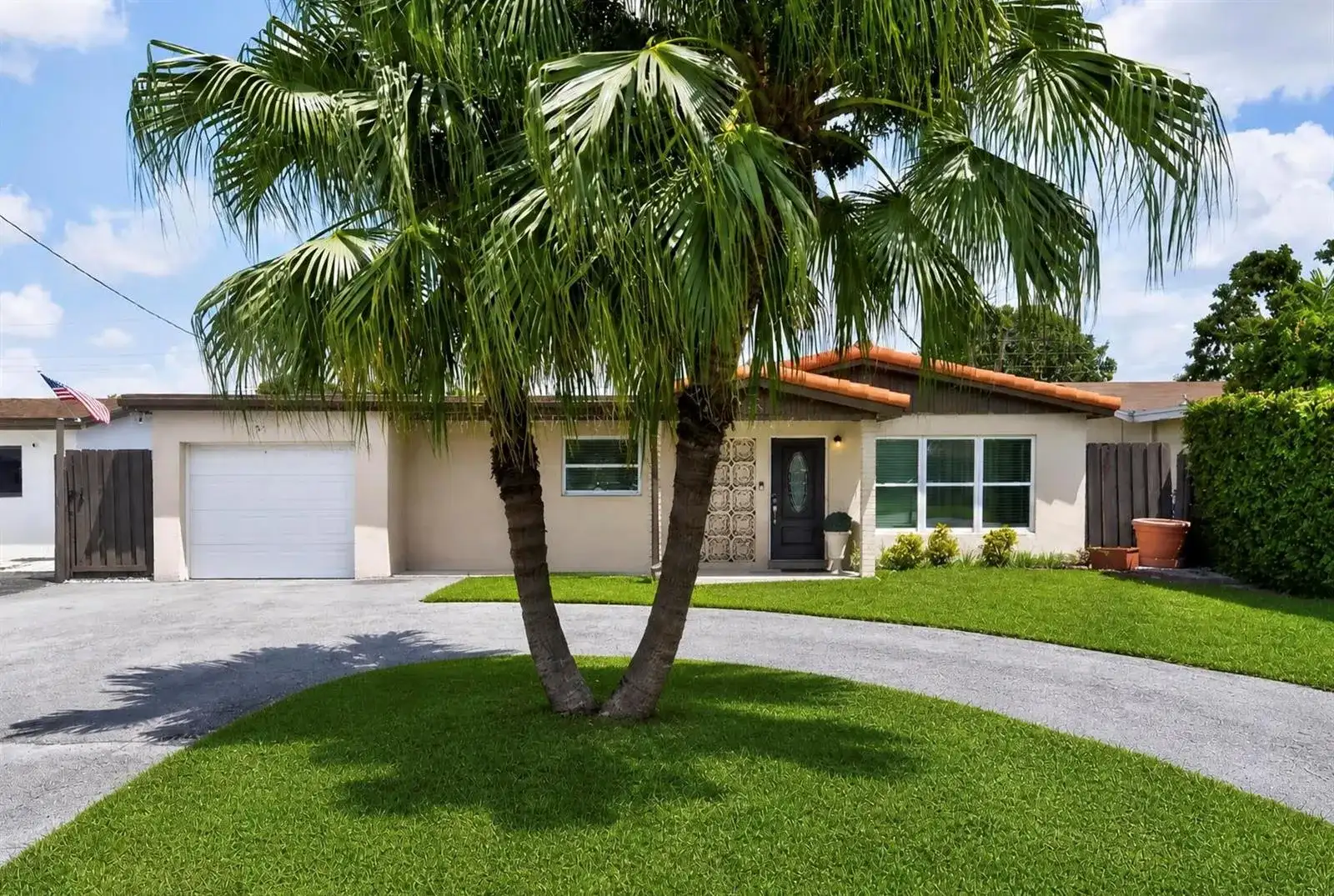 7961 N NORMANDY Street, Miramar FL 33023 photo 2