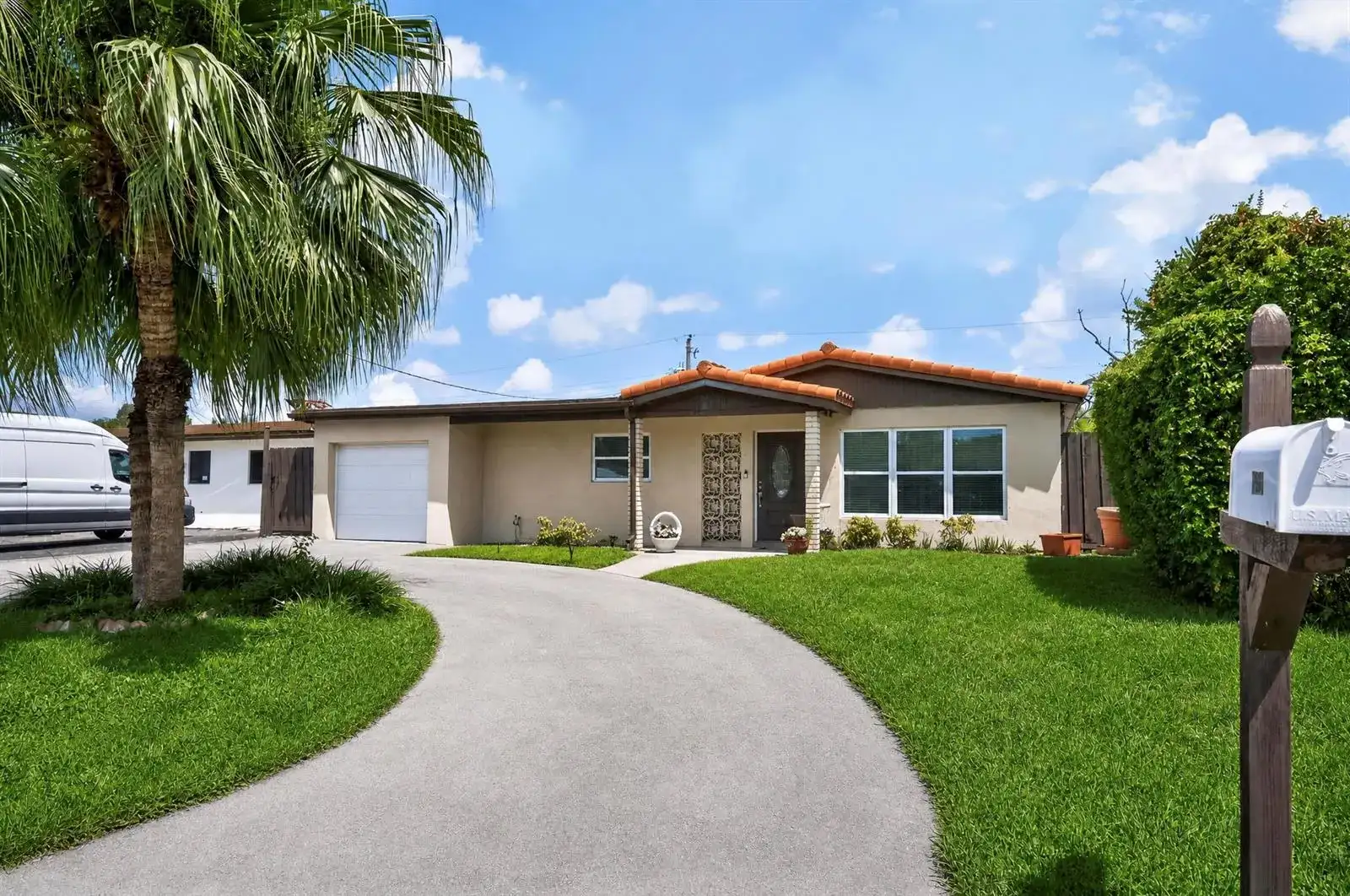 7961 N NORMANDY Street, Miramar FL 33023 photo 3