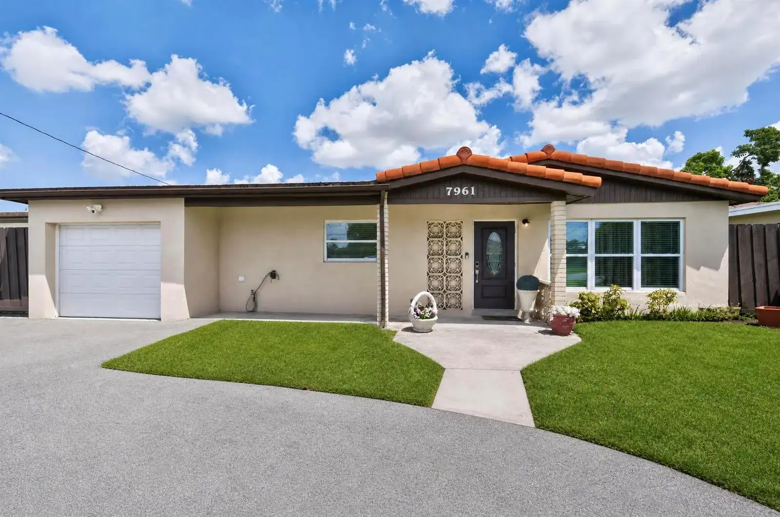 7961 N NORMANDY Street, Miramar FL 33023 photo 4