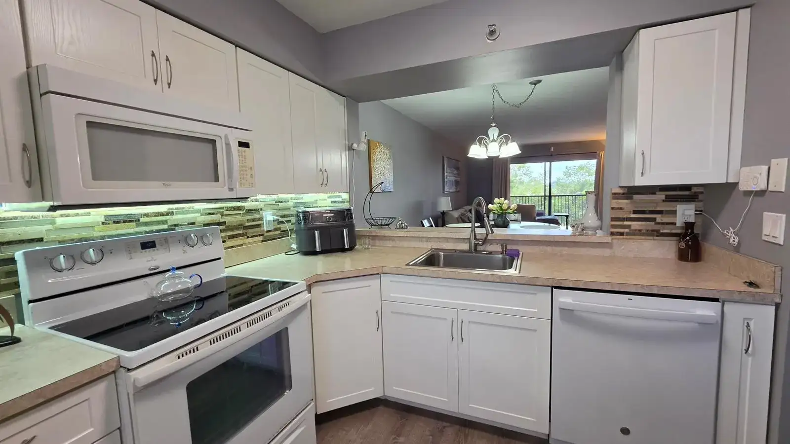 2206 S CYPRESS BEND Drive # 504, Pompano Beach FL 33069 photo 4