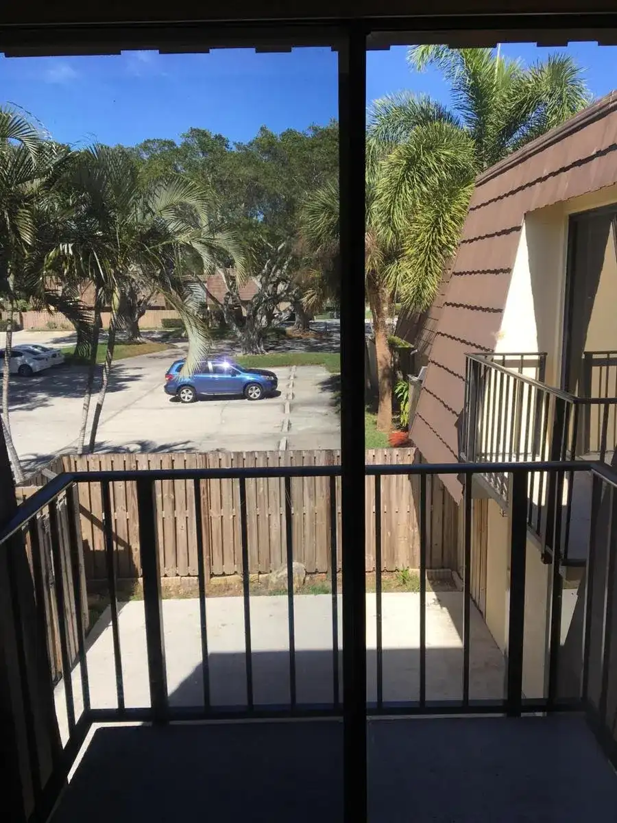 518 5th Court, Palm Beach Gardens FL 33410