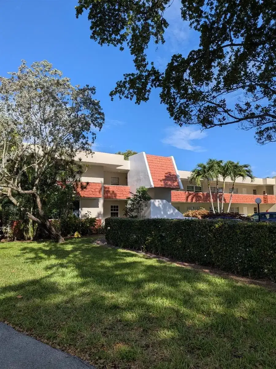 907 Cypress Terrace # 205, Pompano Beach FL 33069