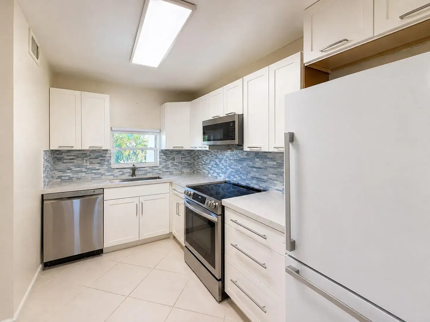 9411 N Hollybrook Lake Drive # 309, Pembroke Pines FL 33025 photo 2