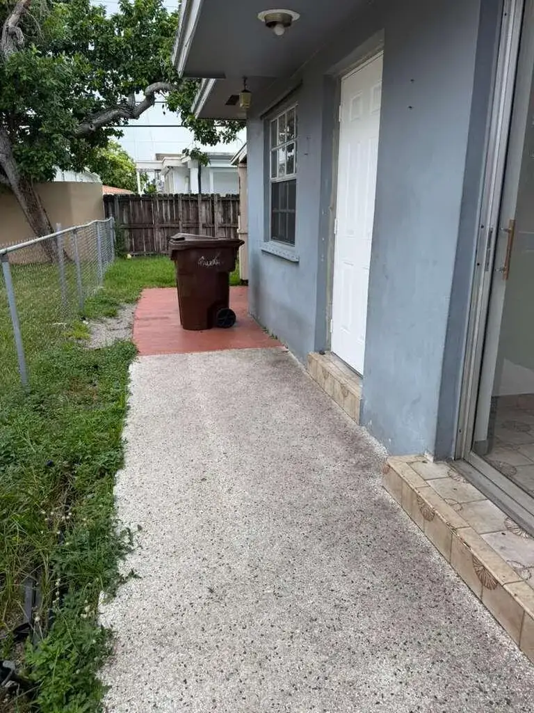 4796 E 10th Avenue, Hialeah FL 33013