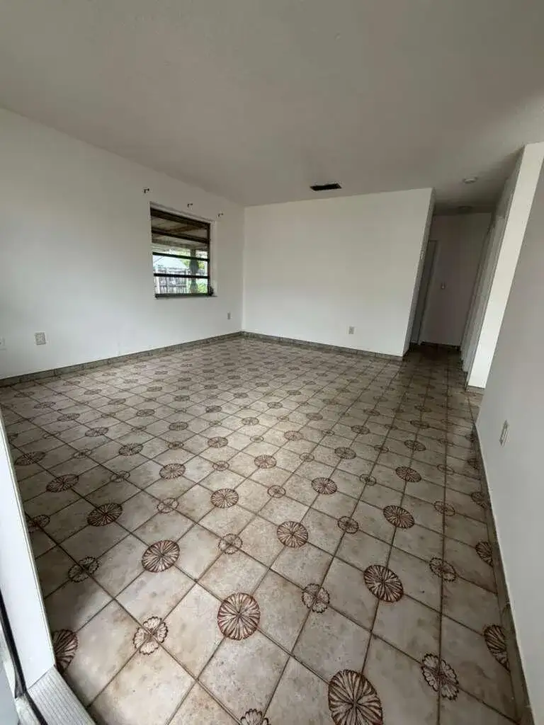 4796 E 10th Avenue, Hialeah FL 33013 photo 3