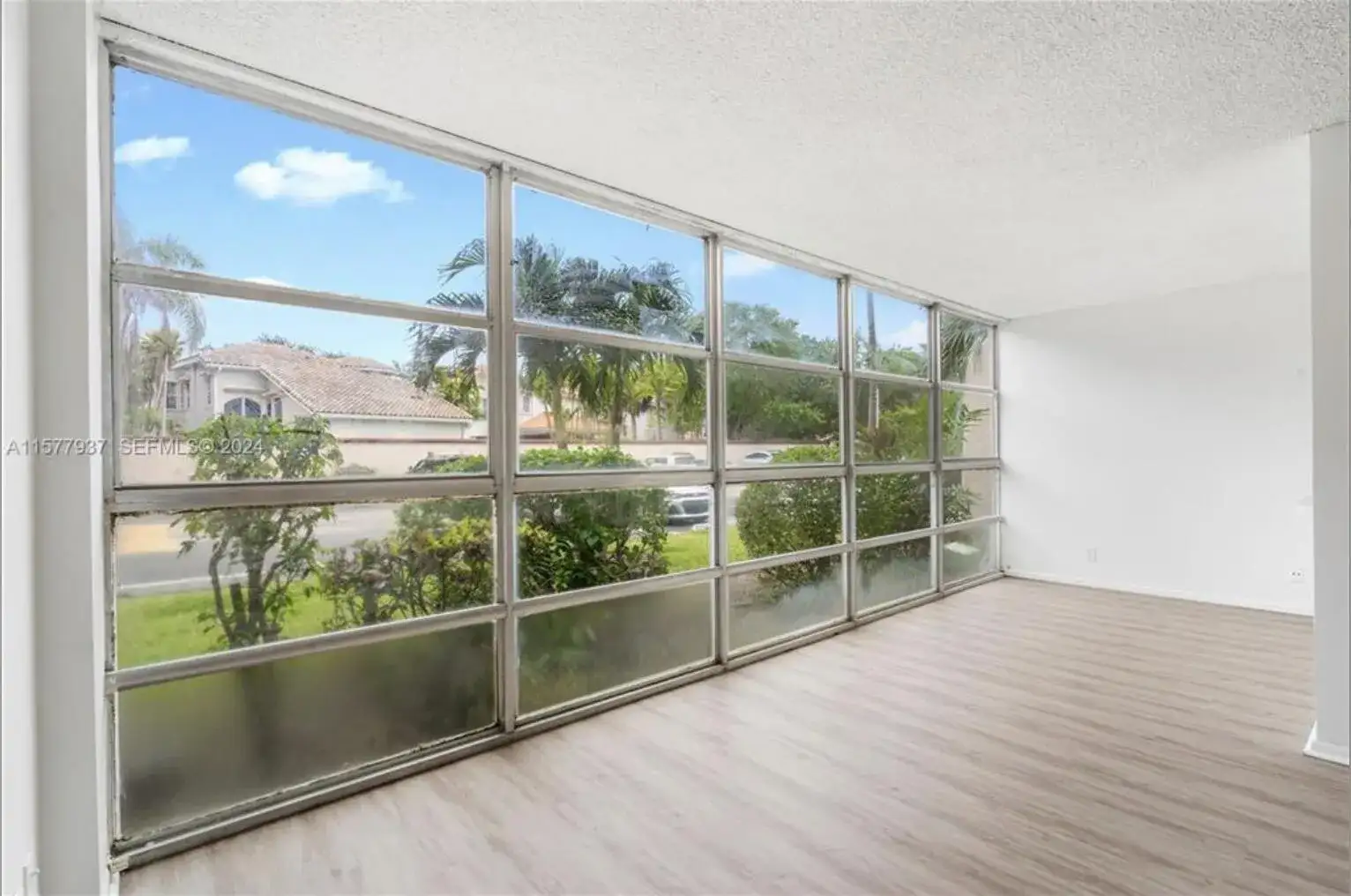 2001 ATLANTIC SHORES Boulevard # 109, Hallandale Beach FL 33009 photo 2
