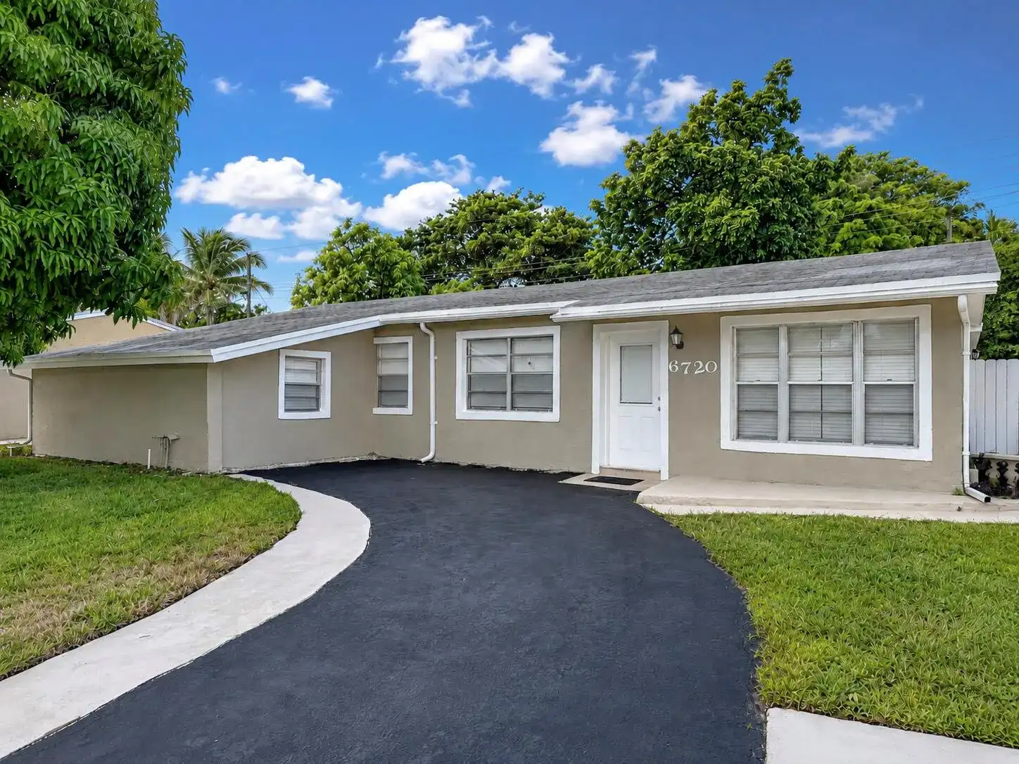 6720 SW 17TH Street SW, North Lauderdale FL 33068